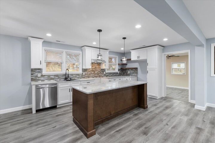 Property Photo:  909 Custis Street  VA 24141 