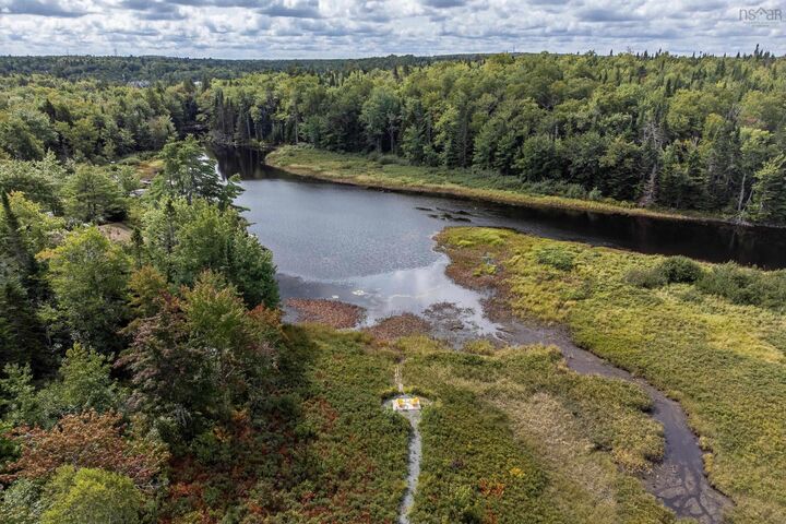 Property Photo: 1424 McCabe Lake Drive NS B4E 0P6