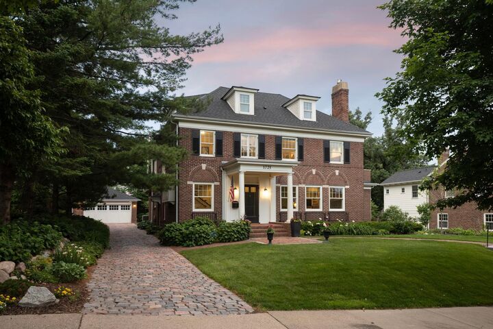 Property Photo: 1725 Knox Avenue S MN 55403