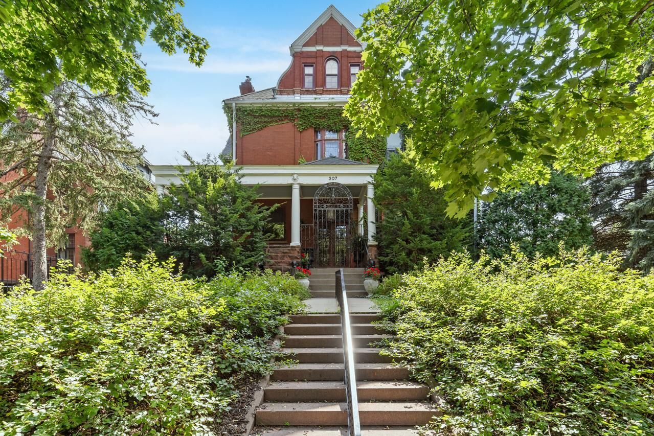 Property Photo:  307 Ridgewood Avenue 4  MN 55403 