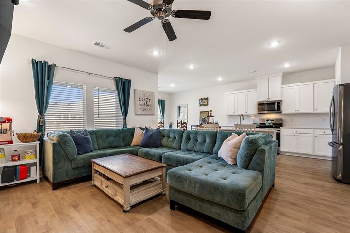 Property Photo:  1984 Larkspur Street  AR 72762 