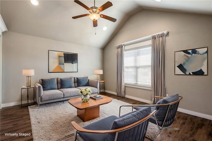 Property Photo:  702 SW Willowpoint Road  AR 72712 