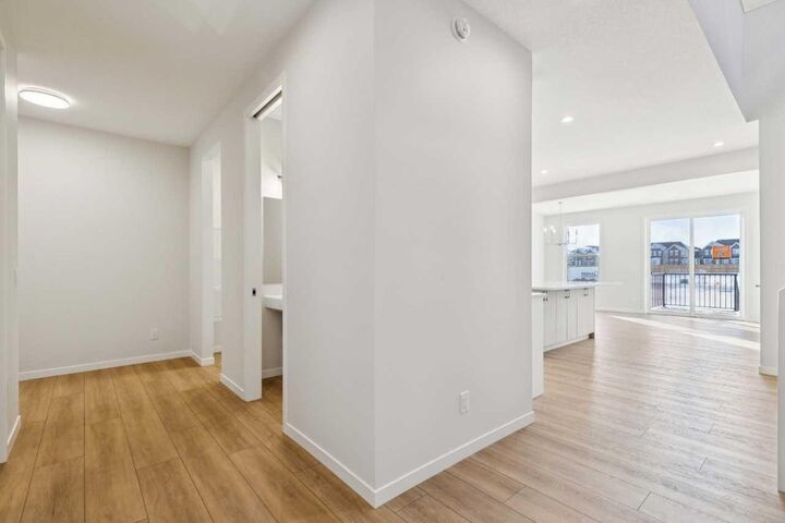 Property Photo:  29 Belmont Row SW  AB T2X 0T9 
