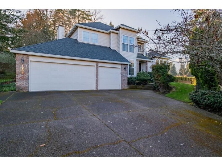 Property Photo:  1235 NW Countryside Ct  OR 97128 