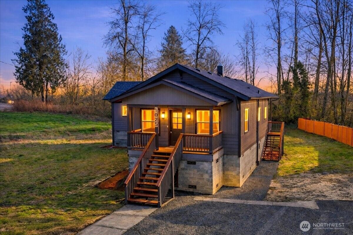 Property Photo: 1025 NW Prindle Street WA 98532