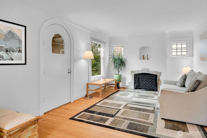 Property Photo:  4738  35th Avenue NE  WA 98105 