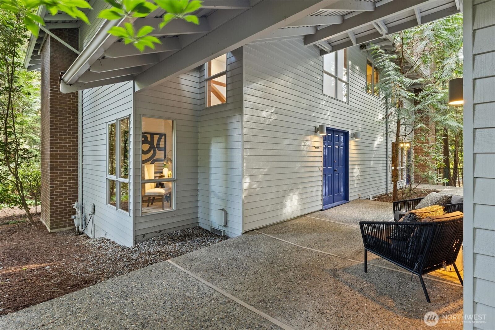 Property Photo:  13619 NE 28th St  WA 98005 