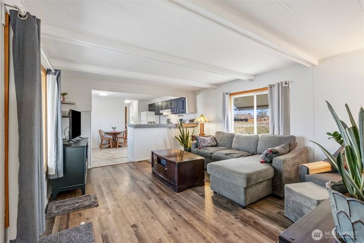 Property Photo: 17169 Road B NW WA 98823