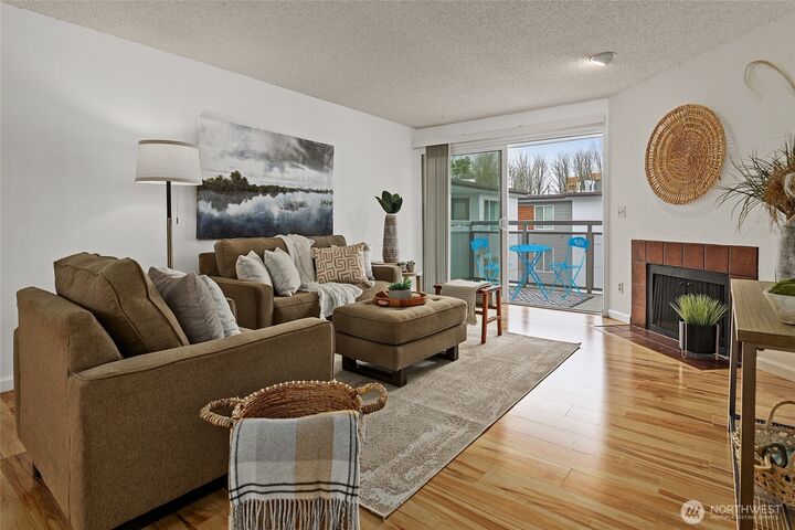 Property Photo: 10501 8th Avenue NE 406 WA 98125