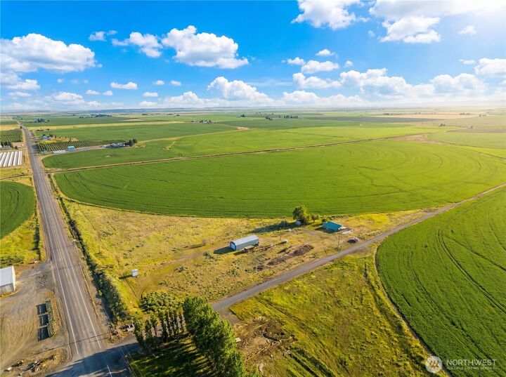 Property Photo:  5099  E Road NW  WA 98823 