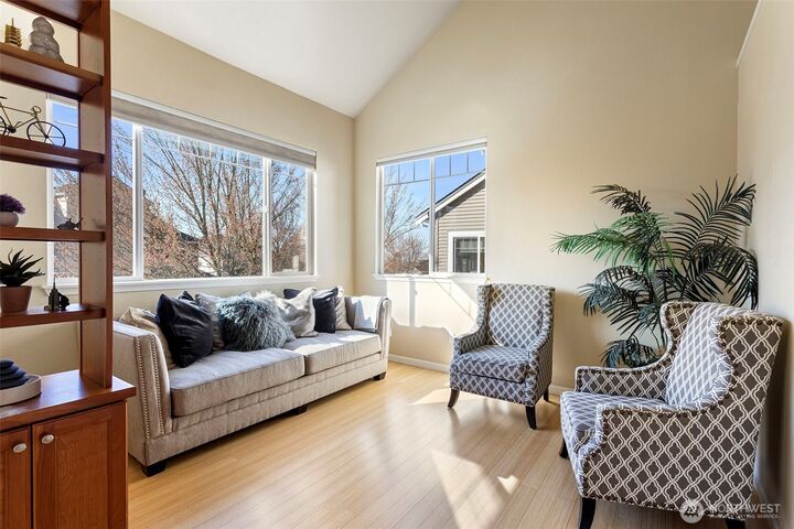 Property Photo:  4632  Morris Avenue S 4632  WA 98055 