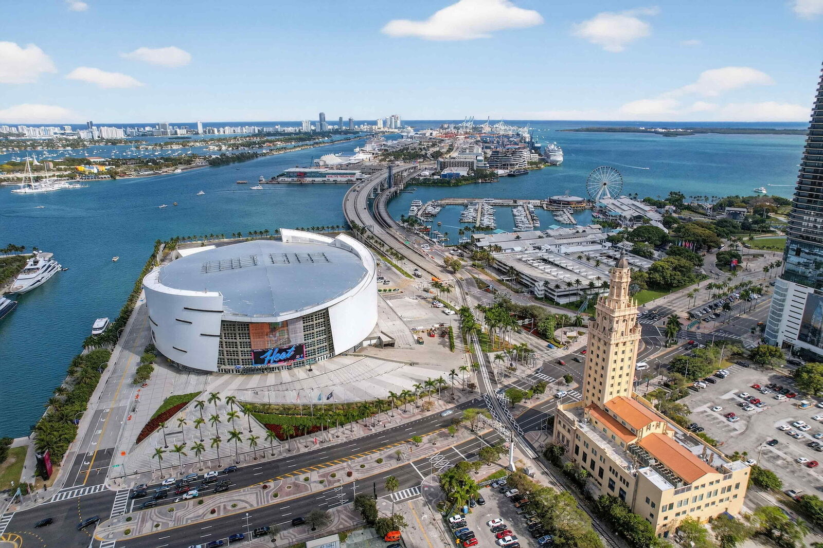 Property Photo:  159 NE 6th Street 3905  FL 33132 