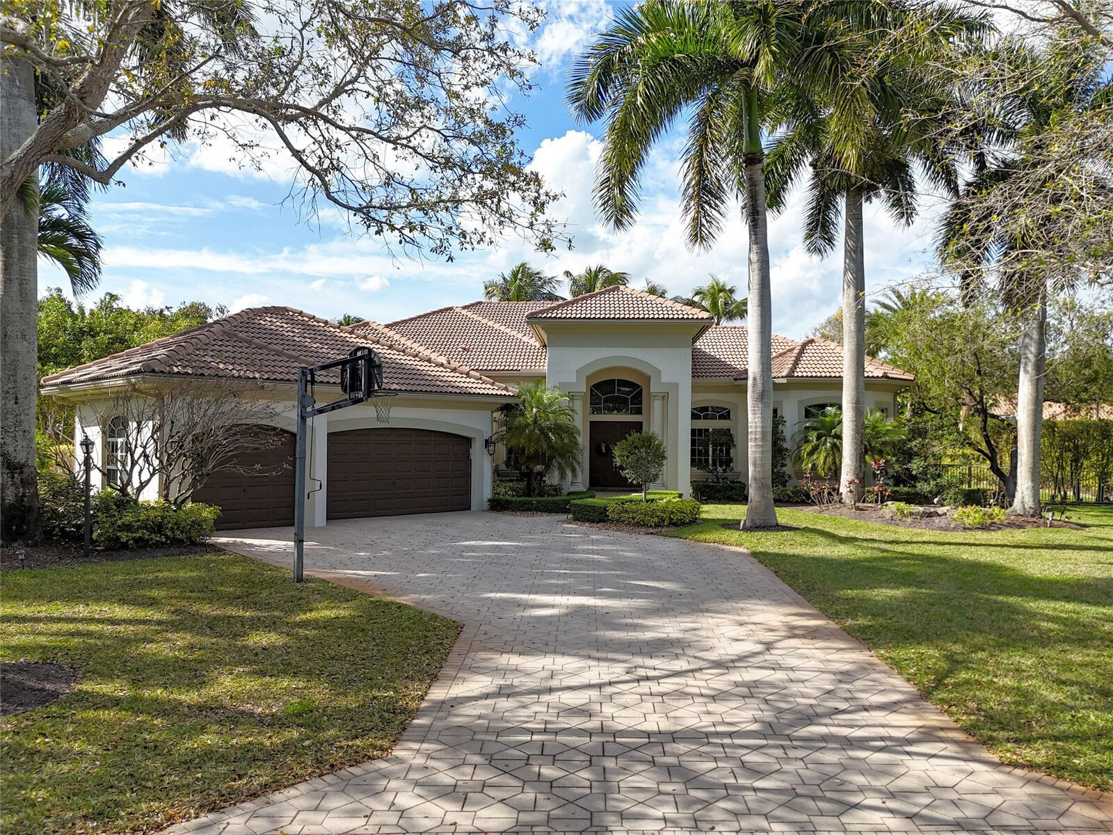 Property Photo:  6757 NW 101st Terrace  FL 33076 