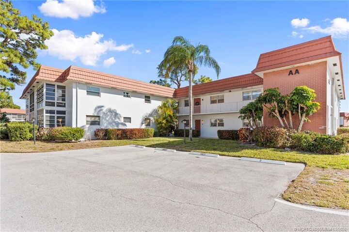 Property Photo:  2600 SE Ocean Boulevard Aa2  FL 34996 