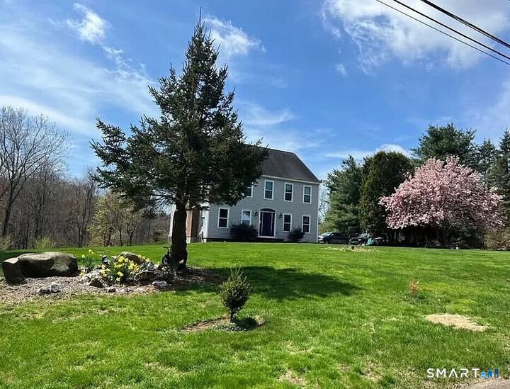 Property Photo:  6 Cornfield Lane  CT 06525 