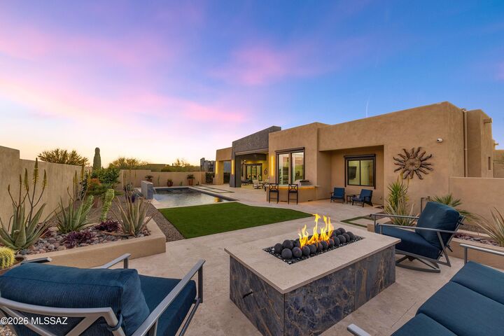 Property Photo:  11931 N Mesquite Sunset Place  AZ 85742 
