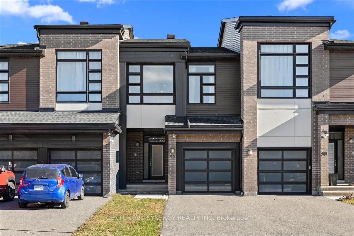 Photo de la propriété:  92 Longworth Avenue  ON K1T 0S7 