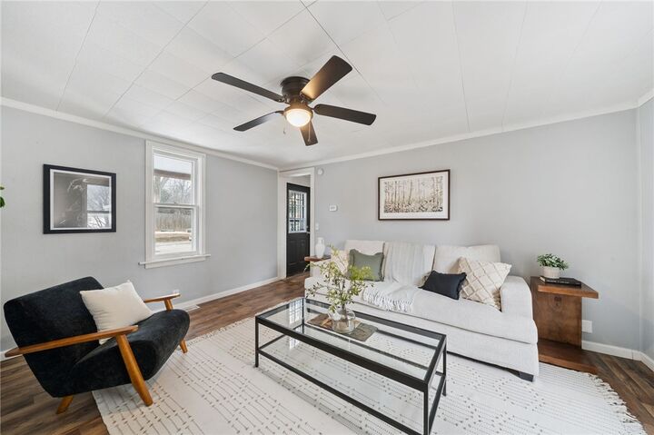 Property Photo:  1010 Brackenridge Ave  PA 15014 