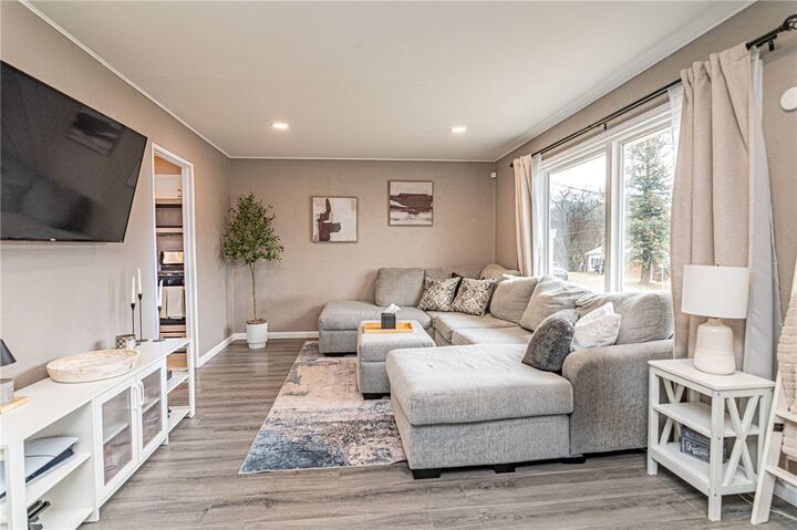 Property Photo:  602 Springdale Dr  PA 15235 