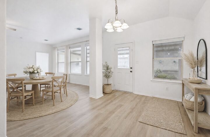 Property Photo:  1611 Sunnycrest Circle  TX 78130 