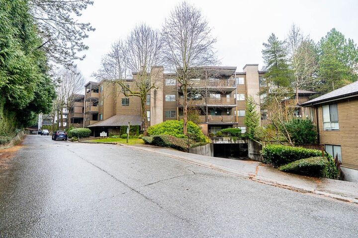 Property Photo: 10680 151A Street 203 BC V3R 8T4