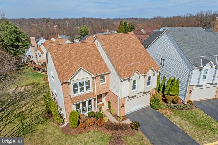 Property Photo:  7506 Silver Maple Lane  VA 22042 