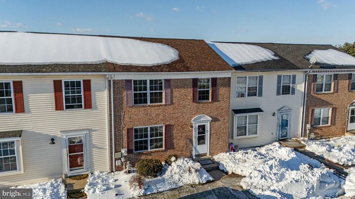 Property Photo:  33 Pepperwood Lane  DE 19701 