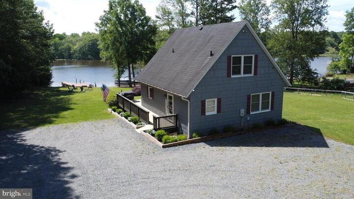 Property Photo: 198 Miltons Ln VA 23093