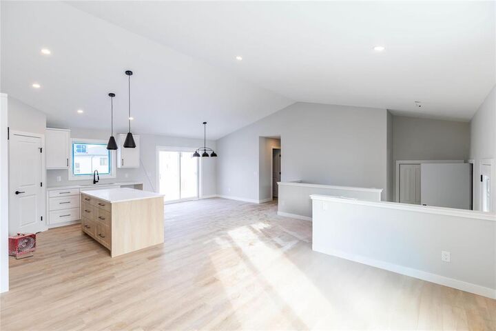 Property Photo:  32 Becki Cove  MB R0A 0V2 