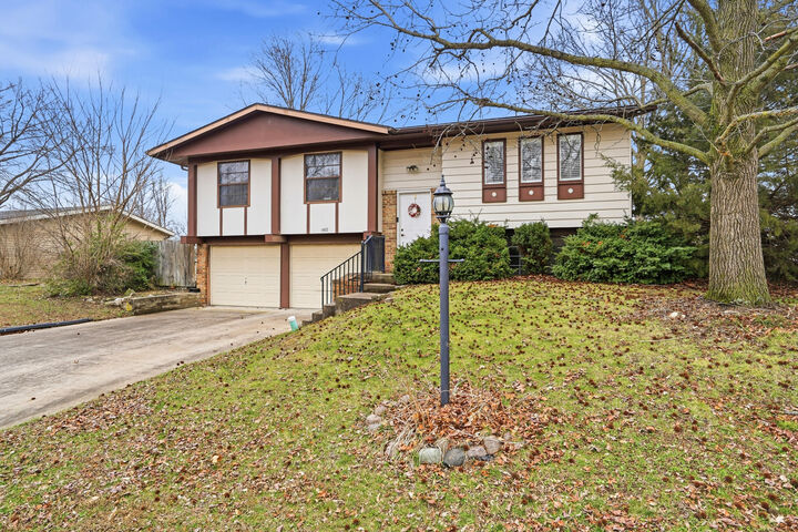 Property Photo:  1410 S Pickford Pl  MO 65203 