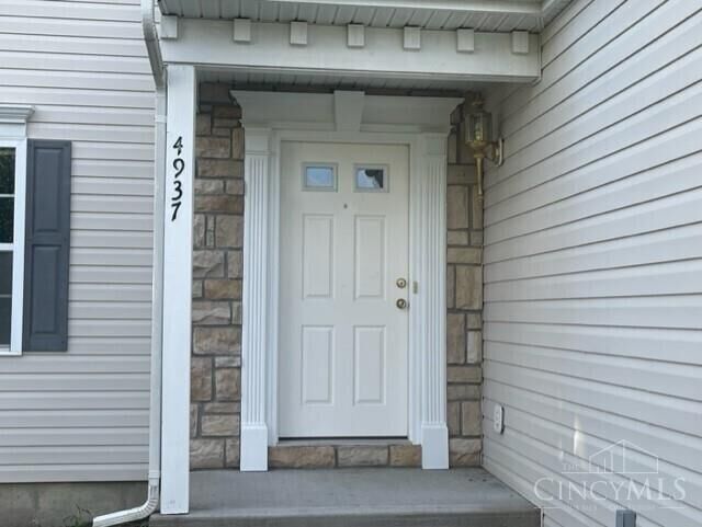 Property Photo:  4937 Glen Springs Drive  OH 45011 