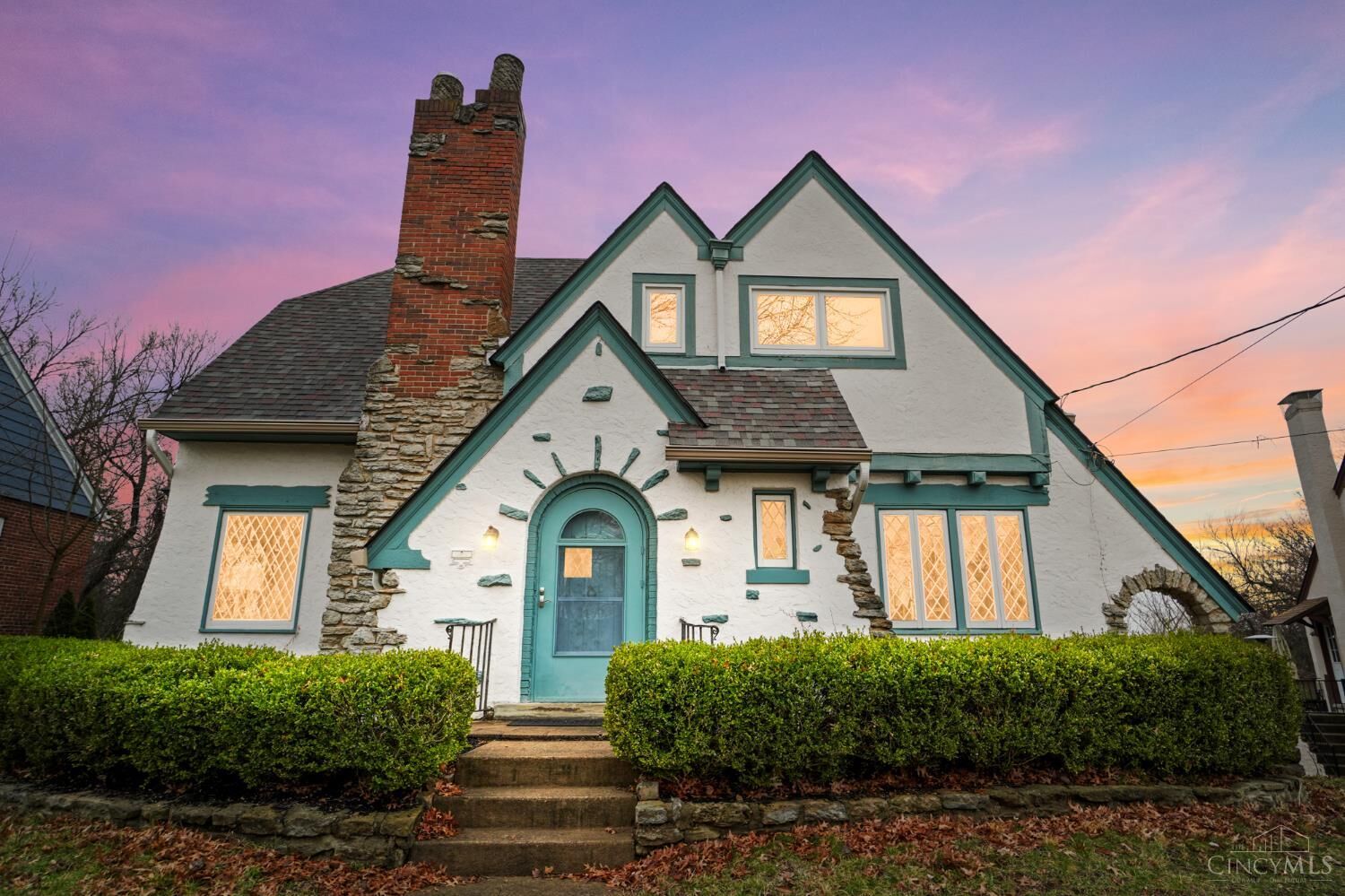 Property Photo:  1352 Westminster Drive  OH 45229 