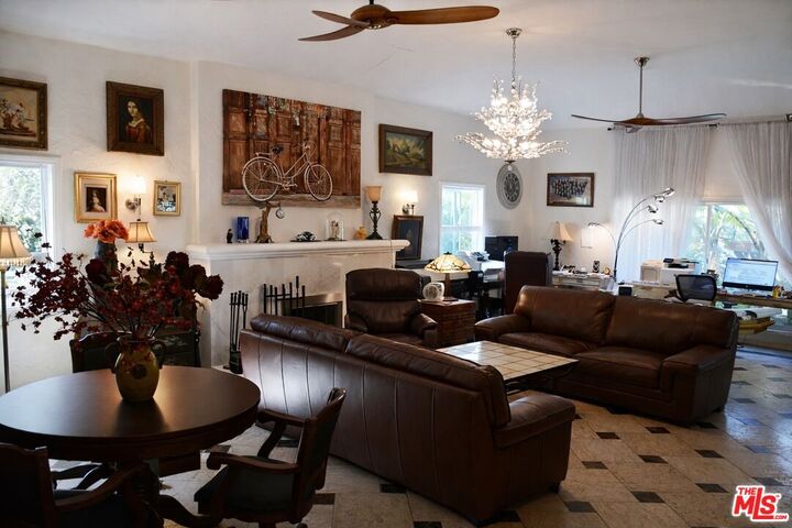 Property Photo:  1538 N Crescent Heights Blvd  CA 90046 