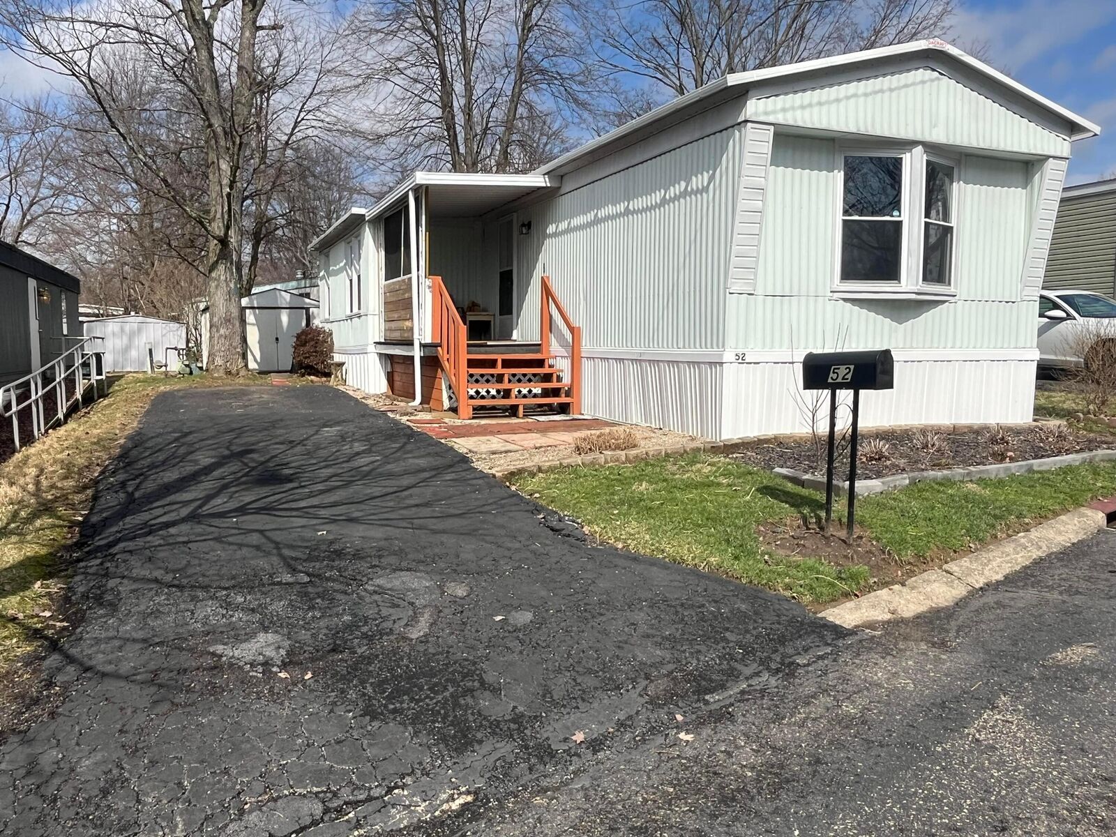 Property Photo:  52 Estates Lane  OH 43068 