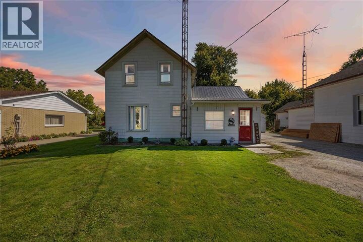 Photo de la propriété:  3056 Brigden Road  ON N0N 1B0 