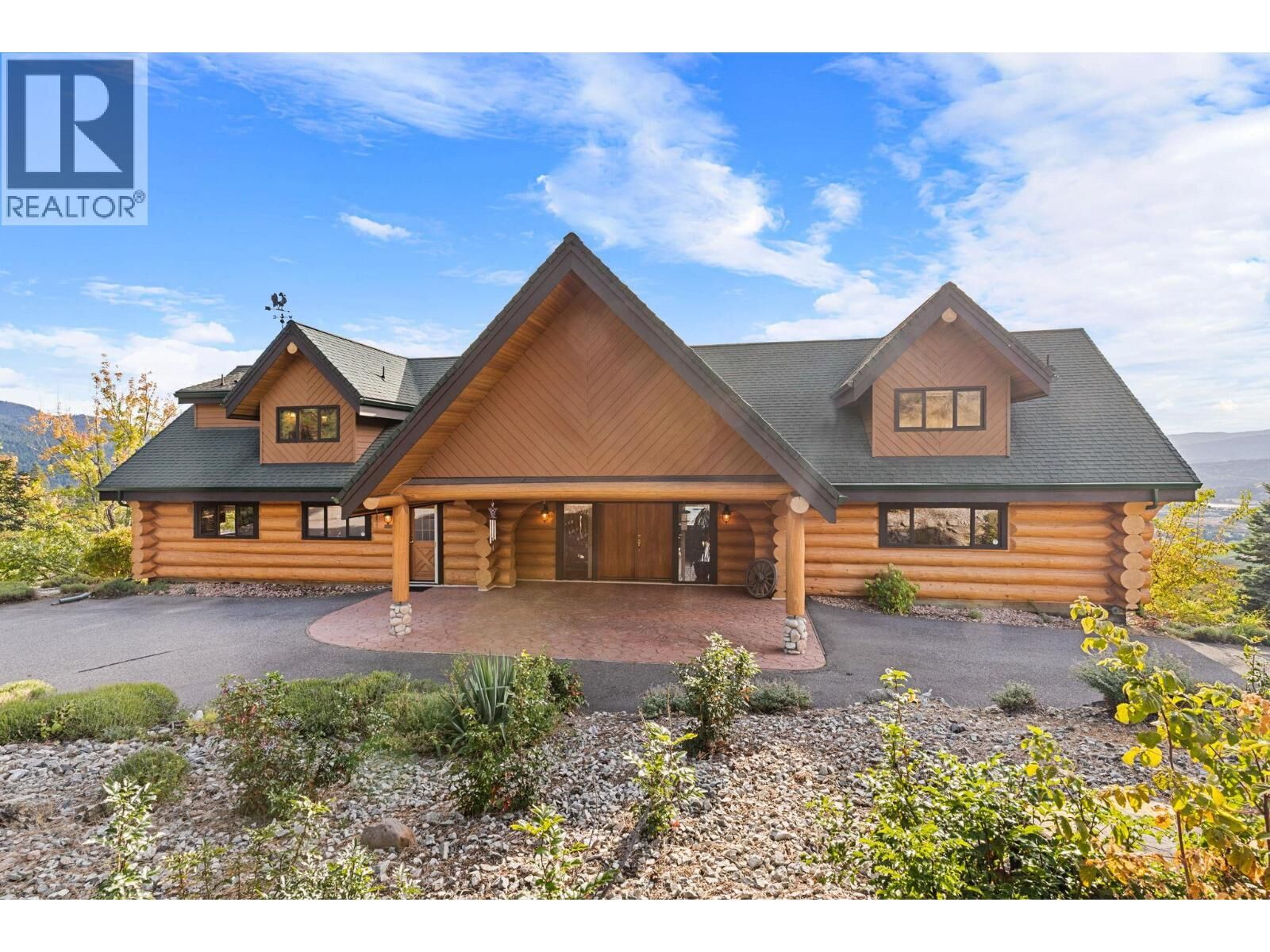 Photo de la propriété:  4520 Farmers Drive  BC V1P 1A3 