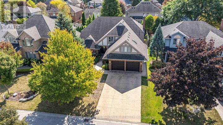 Photo de la propriété:  333 Sunnyside Crescent  ON N5X 3N5 