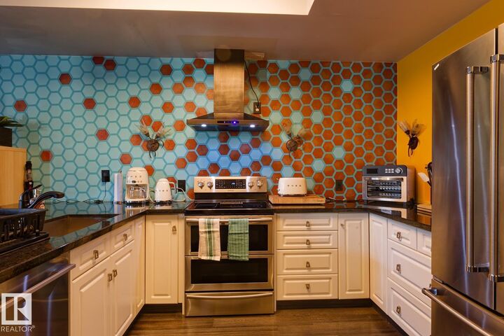 Property Photo:  10728 82 Avenue NW 115  AB T6E 6P5 