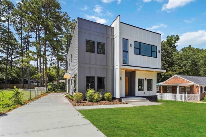 Property Photo: 1554 Columbia Circle GA 30032