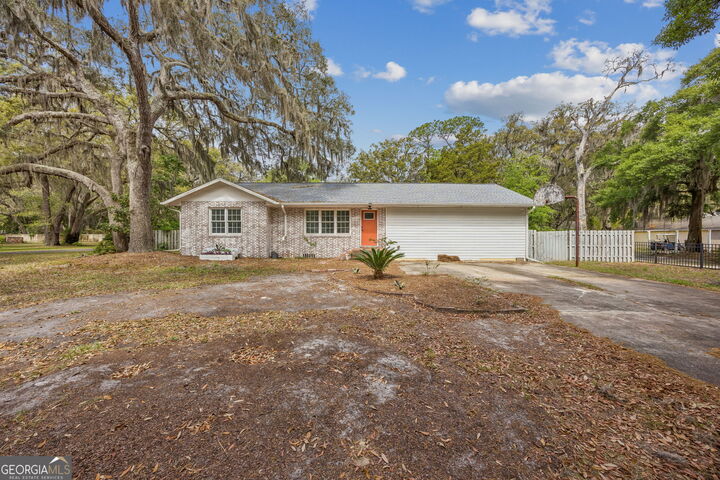 Property Photo: 303 Mahan Street GA 31558