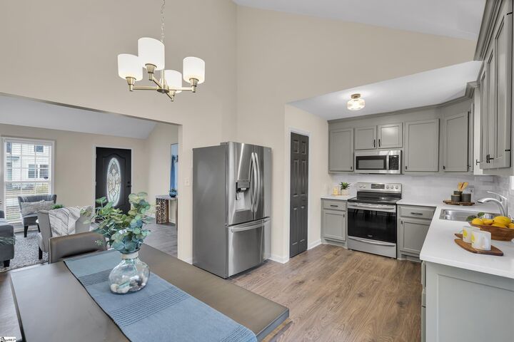 Property Photo:  6 Mary Street  SC 29611 