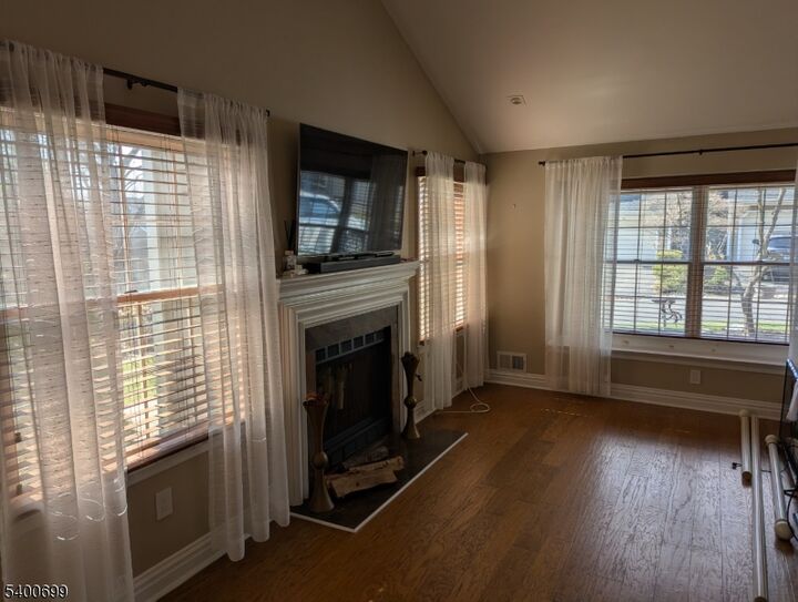 Property Photo:  47 Eton Ct  NJ 07921 