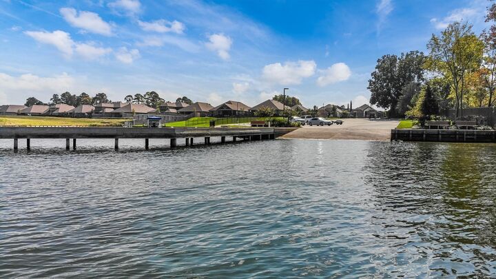 Property Photo:  6038 Leeward Island Drive  TX 77304 