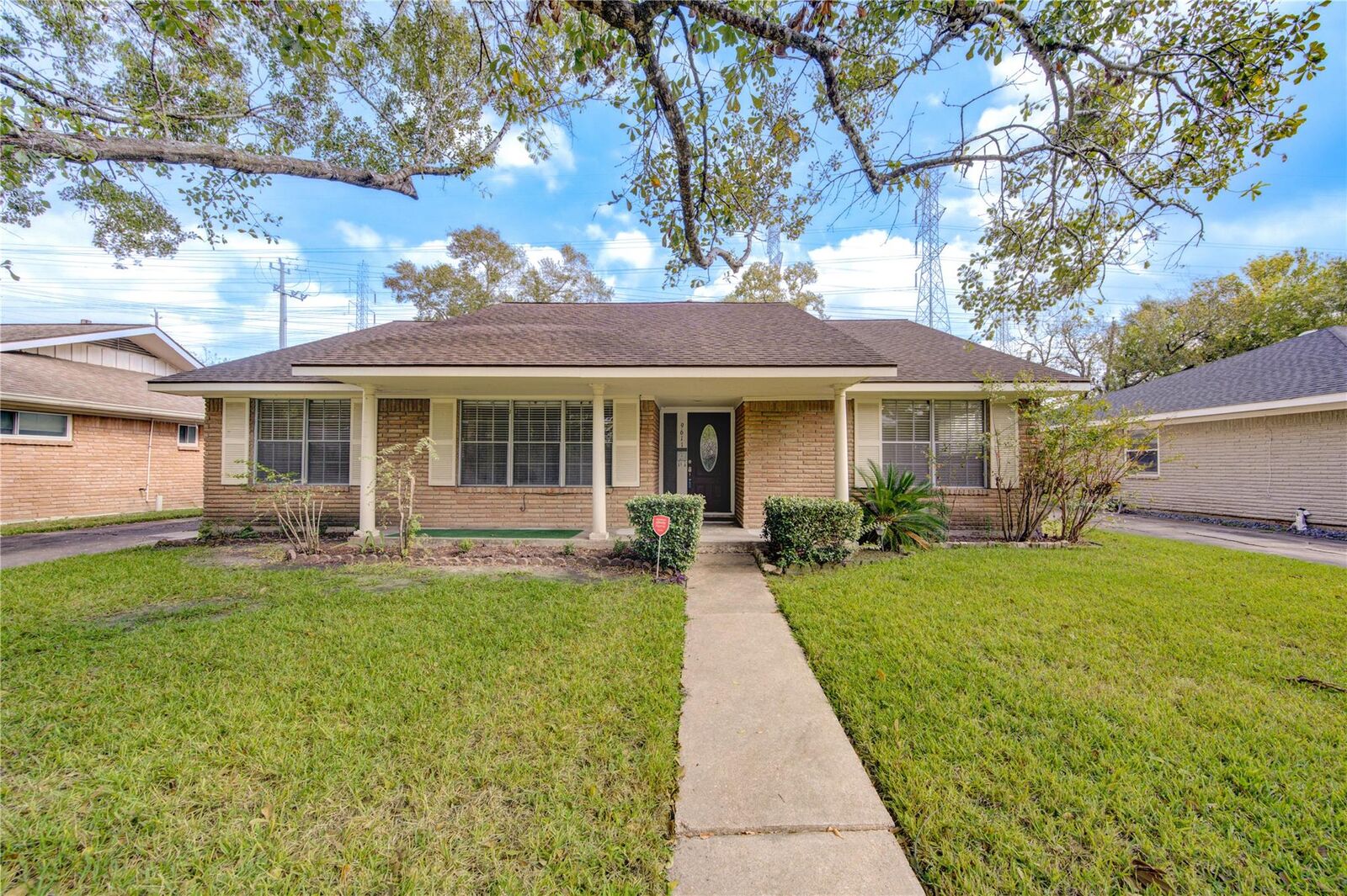 Property Photo: 9611 Greenwillow Street TX 77096