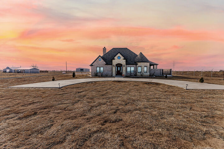 Property Photo:  5812 E County Rd 6400  TX 79403 