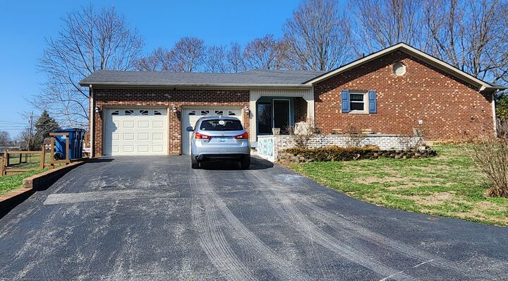 Property Photo: 300 Longview Street KY 40330