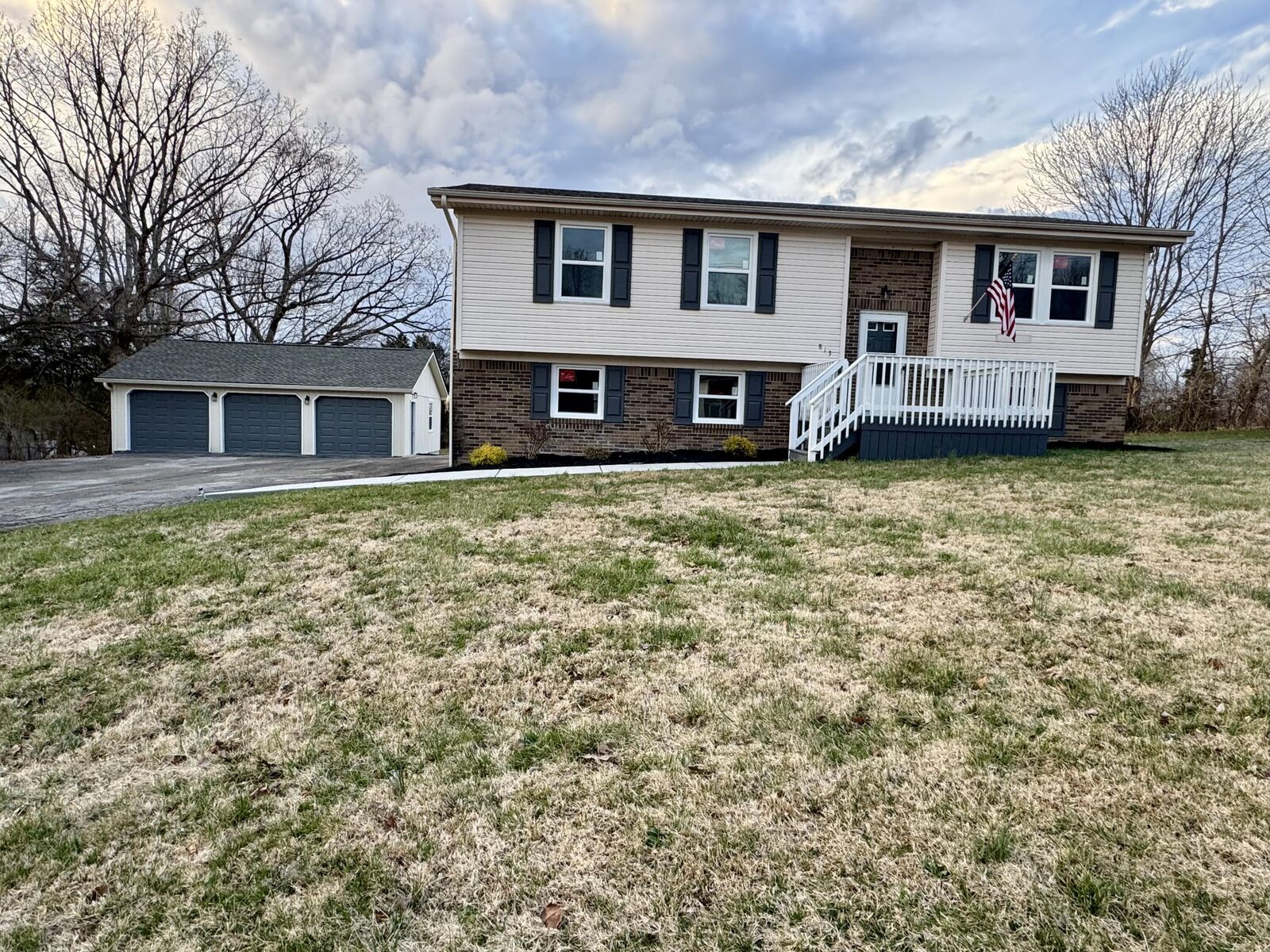 Property Photo:  813 Bratcher Lane  KY 40403 
