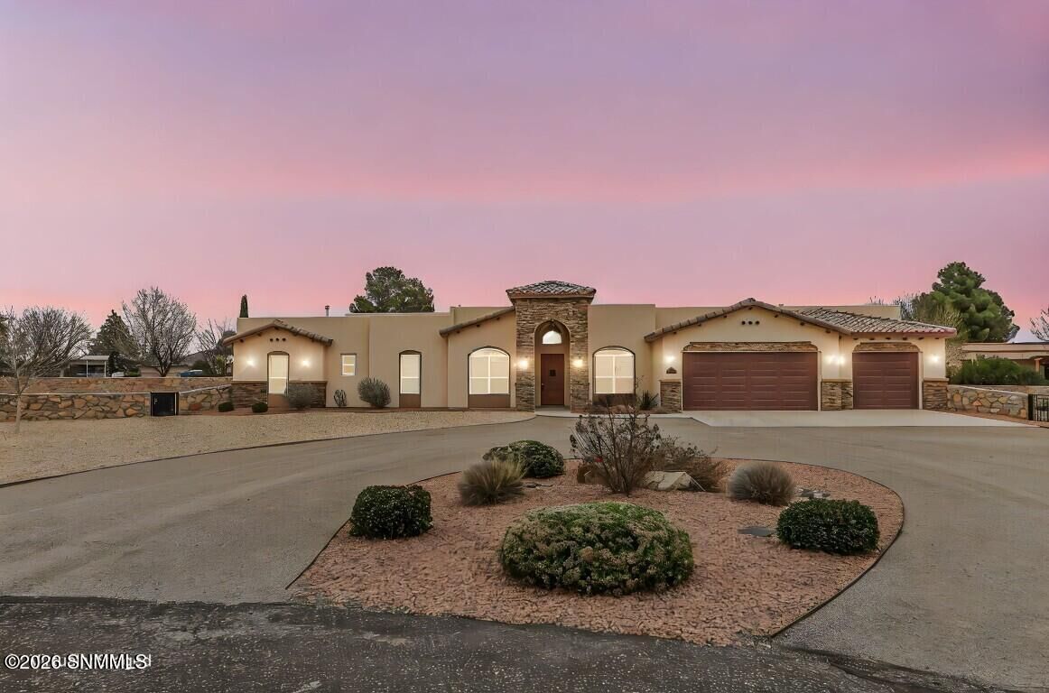 Property Photo:  1125 Cactus Wren Court  NM 88005 