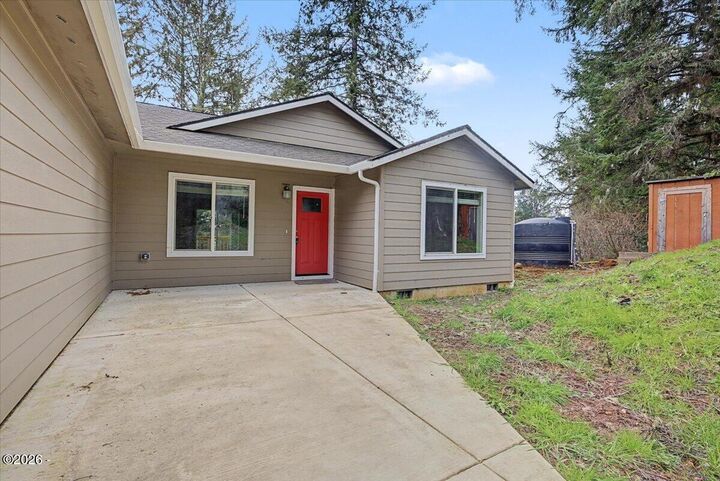 Property Photo:  9 N Moolack Way  OR 97368 