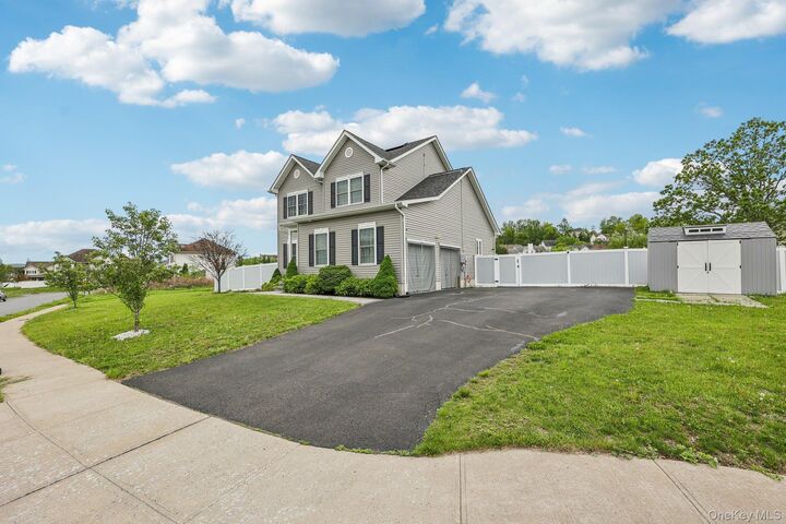 Property Photo:  3105 Betsy Ross Ridge  NY 12553 